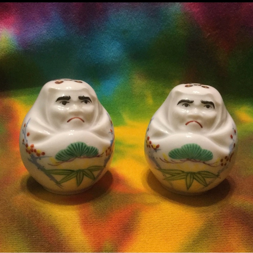 Vintage Oriental Asia Ceramic Salt & Pepper Shakers